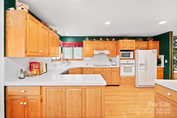 3730 Rabbits Run PL, Lenoir, NC 28645