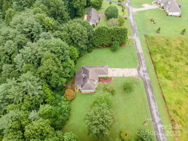 3730 Rabbits Run PL, Lenoir, NC 28645