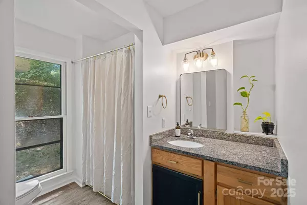 726 Charter PL, Charlotte, NC 28211