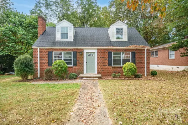 1261 Elizabeth AVE, Statesville, NC 28677