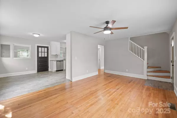 1261 Elizabeth AVE, Statesville, NC 28677