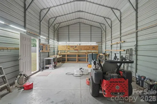 183 Dellinger DR, Statesville, NC 28625