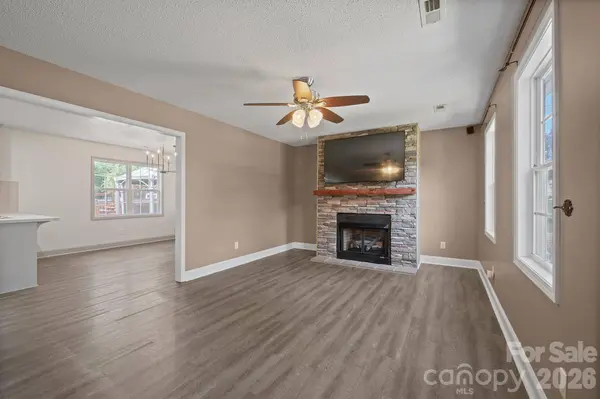 114 Glenwood Valley DR, Harmony, NC 28634