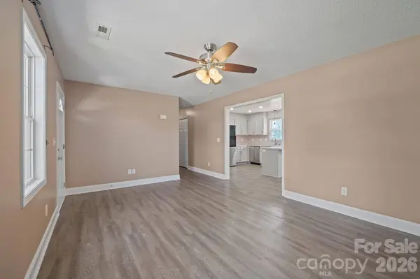 114 Glenwood Valley DR, Harmony, NC 28634