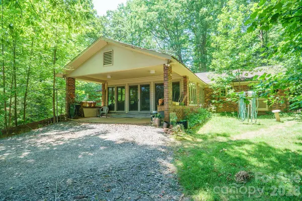 1729 Brentwood DR, Newton, NC 28658