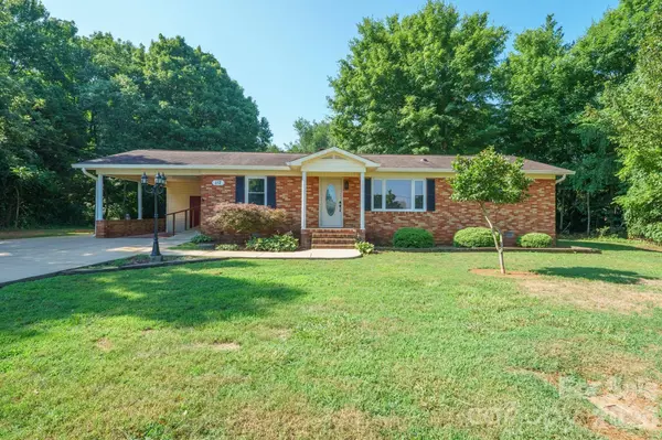112 Summers Farm RD, Statesville, NC 28625