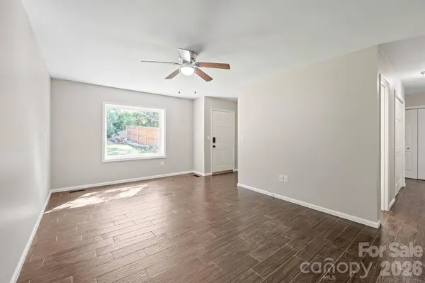 731 10th AVE NE, Hickory, NC 28601