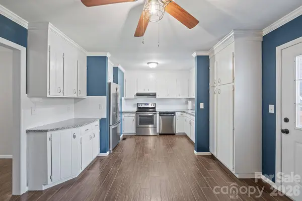 731 10th AVE NE, Hickory, NC 28601