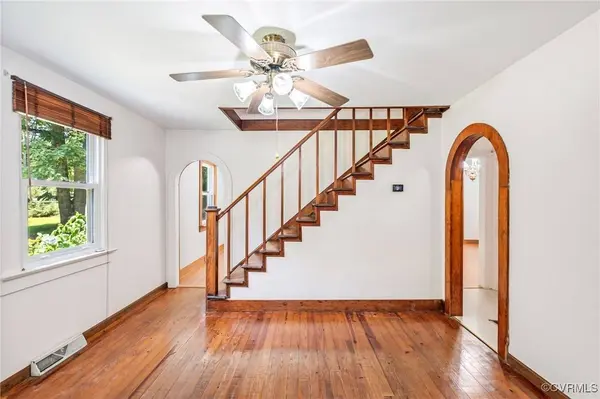 2812 Chapel RD, New Canton, VA 23123