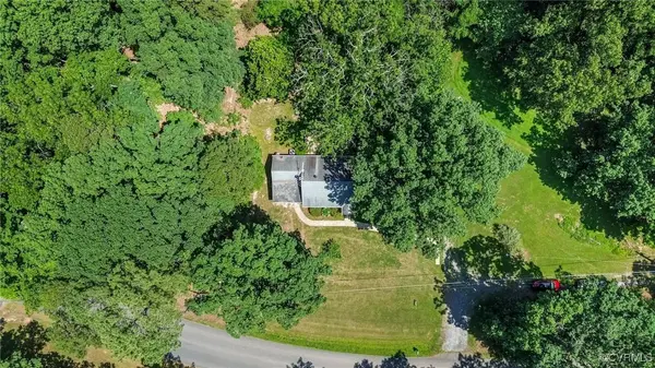 2812 Chapel RD, New Canton, VA 23123