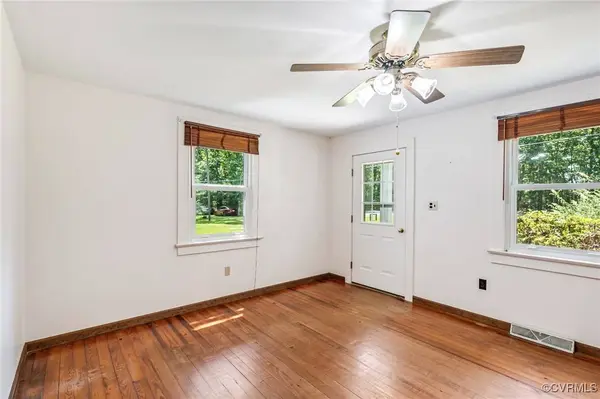 2812 Chapel RD, New Canton, VA 23123