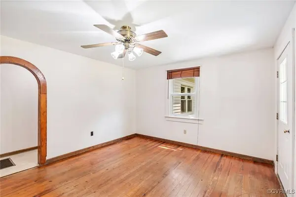 2812 Chapel RD, New Canton, VA 23123