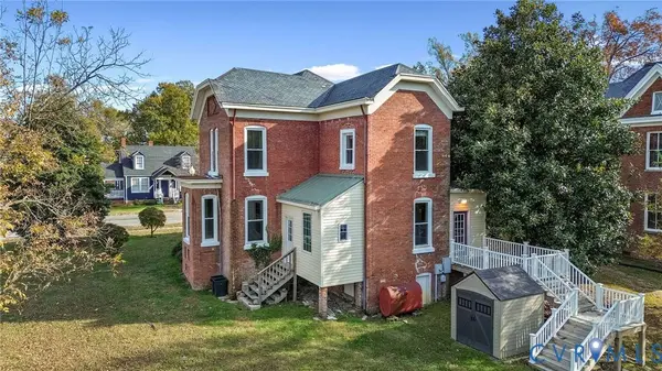 302 College AVE, Blackstone, VA 23824