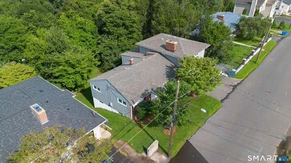 81 Esther Ave, Waterbury, CT 06708-4818