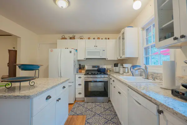 11 Mare Lane, New Milford, CT 06776