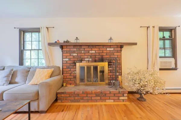11 Mare Lane, New Milford, CT 06776