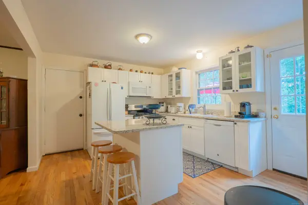11 Mare Lane, New Milford, CT 06776