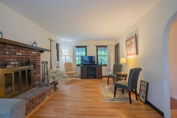 11 Mare Lane, New Milford, CT 06776