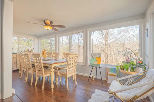 41 Meetinghouse Terrace, New Milford, CT 06776