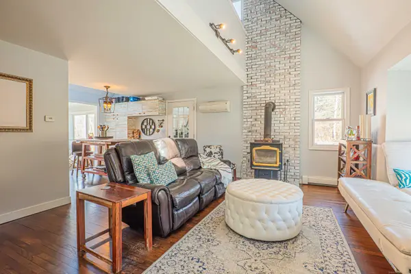 41 Meetinghouse Terrace, New Milford, CT 06776