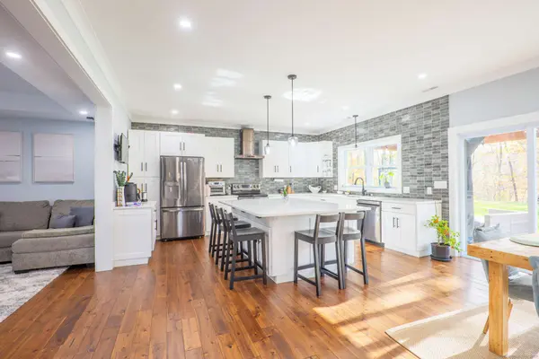 2 Evet Drive, New Fairfield, CT 06812