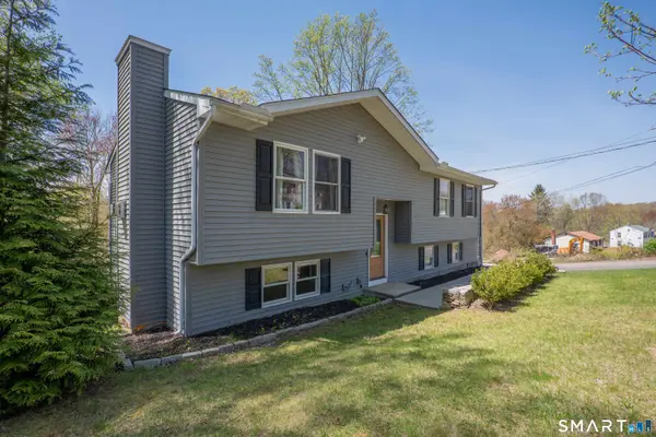 825 Maple Hill Road, Naugatuck, CT 06770