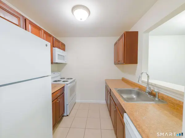8 Rose Lane #24-11, Danbury, CT 06811