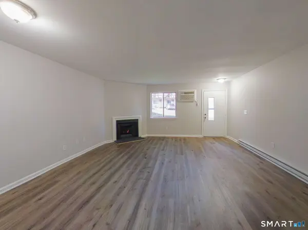 8 Rose Lane #24-11, Danbury, CT 06811