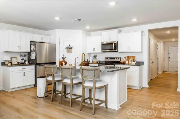 2880 Sherrills Stream DR, Sherrills Ford, NC 28673