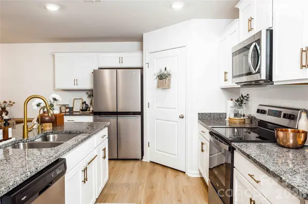 2880 Sherrills Stream DR, Sherrills Ford, NC 28673