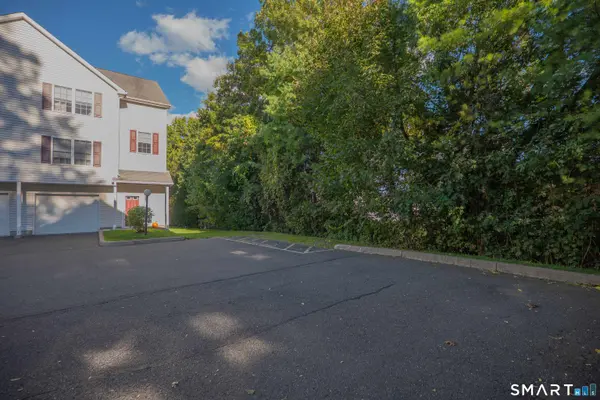 11 Mannions Lane #14, Danbury, CT 06810