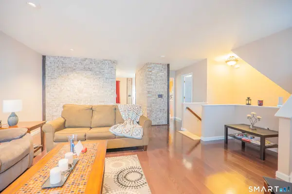 11 Mannions Lane #14, Danbury, CT 06810