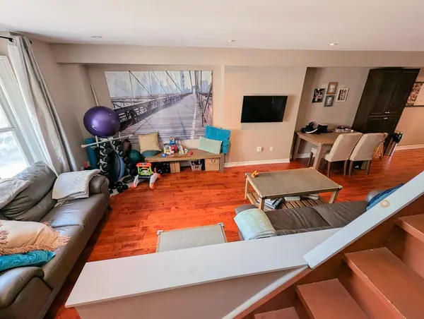 43 Springhurst Ave #2, Toronto, ON M6K 1B4