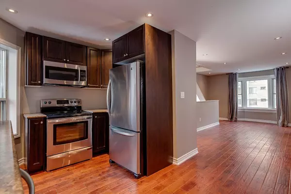 43 Springhurst AVE #2, Toronto W01, ON M6K 1B4
