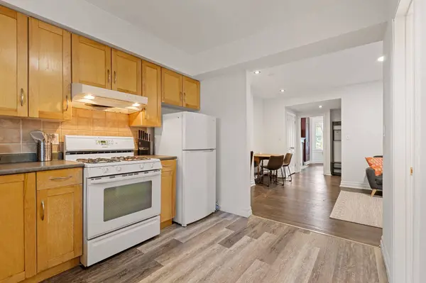 60 Parkdale RD, Toronto W01, ON M6R 1E2