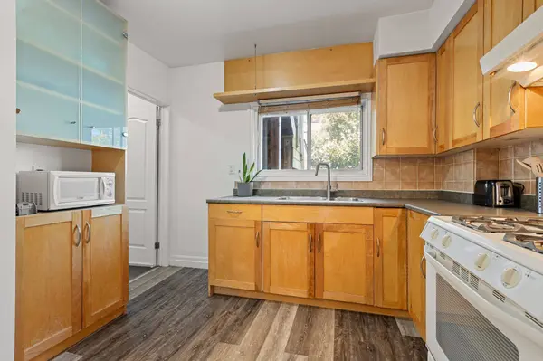 60 Parkdale RD, Toronto W01, ON M6R 1E2