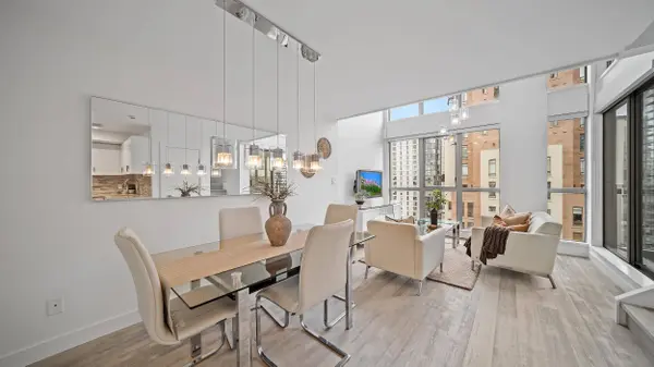 1238 Richards ST, Vancouver, BC V6B 6M6