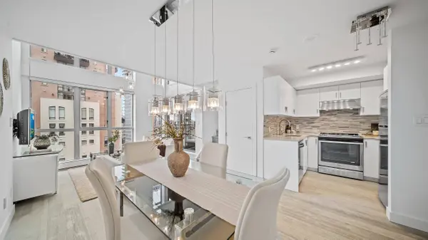 1238 Richards ST, Vancouver, BC V6B 6M6