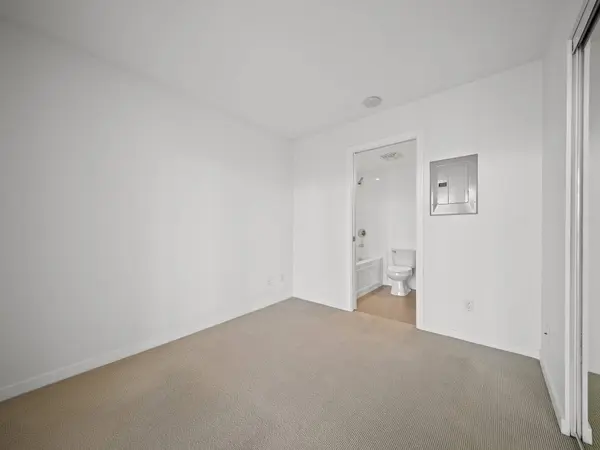 13688 100 AVE #3305, Surrey, BC V3T 0G5