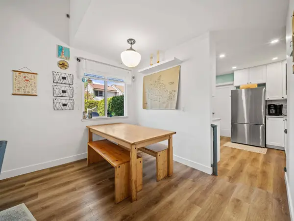 6022 E Greenside DR, Surrey, BC V3S 5M8