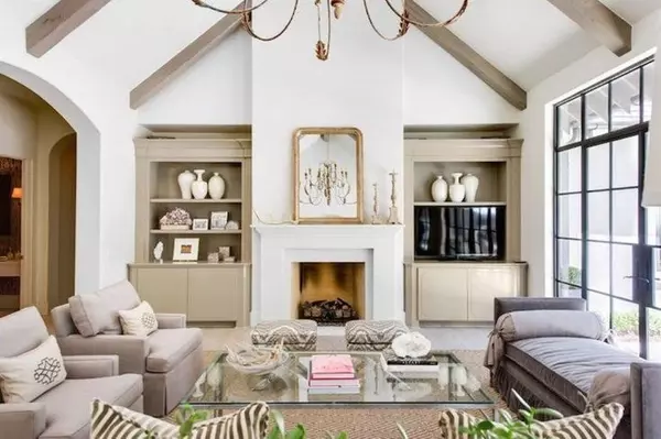feature image of Best Living Room, Bedroom Colors for a Home Sale