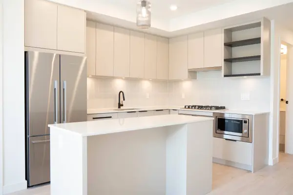 921 Grant ST #110, Coquitlam, BC V3J 0S2
