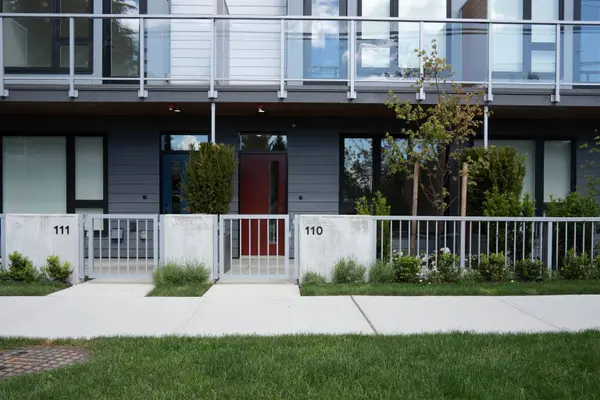 921 Grant ST #110, Coquitlam, BC V3J 0S2