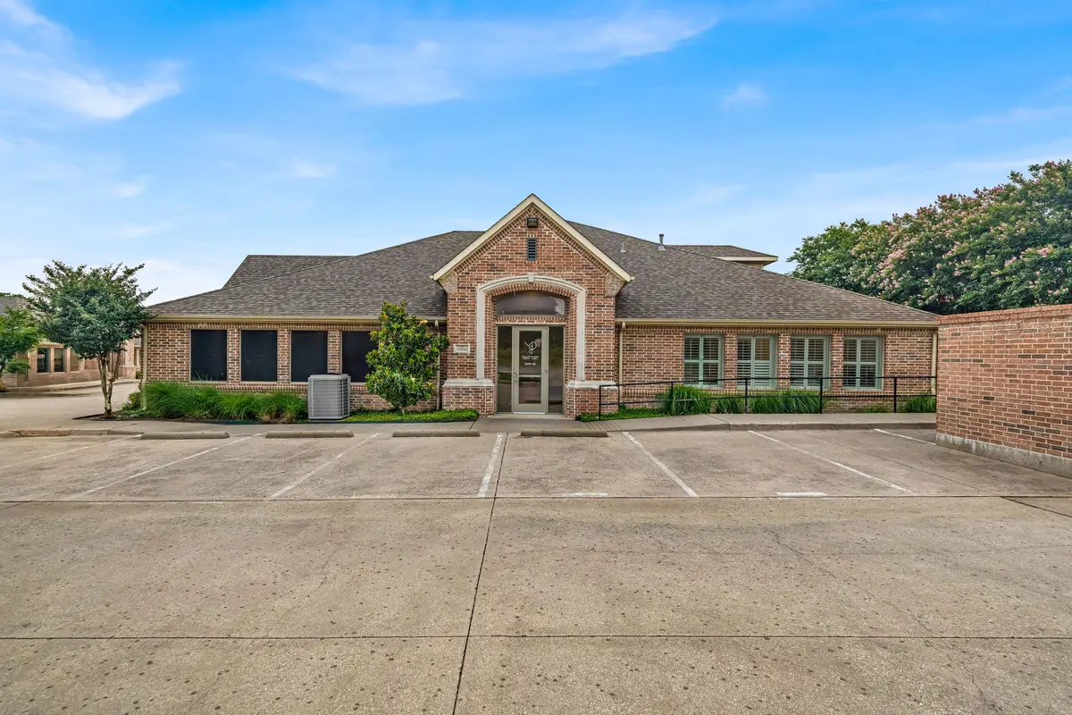 5208 Village Creek Dr #101, Plano, TX 75093-4481