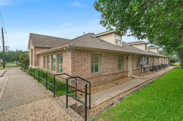 5208 Village Creek Dr #101, Plano, TX 75093-4481