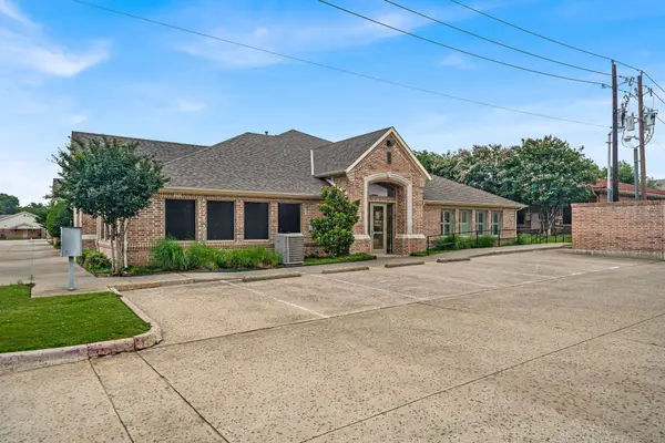 5208 Village Creek Dr #101, Plano, TX 75093-4481