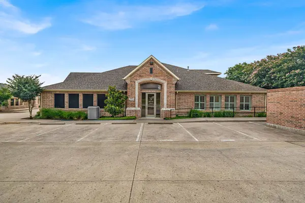5208 Village Creek Dr #101, Plano, TX 75093-4481