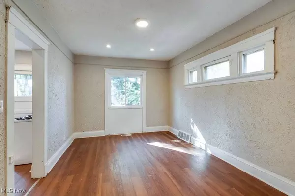 12006 Castlewood AVE, Cleveland, OH 44108