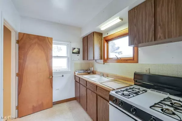 24681 Aurora RD, Bedford Heights, OH 44146