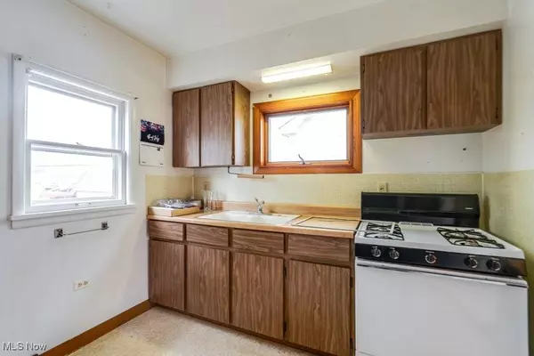 24681 Aurora RD, Bedford Heights, OH 44146